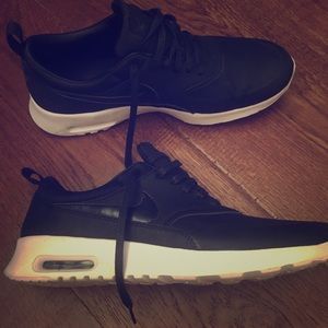 Woman’s Size 10 Nike Sneakers